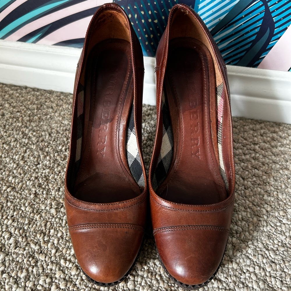 Burberry brown leather platform heels